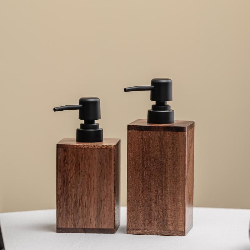 Luxe houten zeepdispenser voor - Jet Home Bathroom recensie en prijs